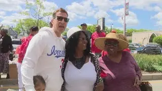 Hundreds celebrate Mothers Day early during Magnificent Mothers Extravaganza on West Side