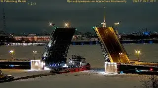 Дворцовый мост, ледокол и буксиры на Неве 29 ноября 2023