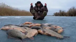 ПРОБУРИЛ ЛУНКУ а ОНИ КАК ПОПЕРЛИ! Устал ловить, уехал домой! ОГРОМНЫЕ КАРАСИ по ПОСЛЕДНЕМУ ЛЬДУ!!!