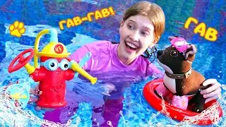 Игрушка Шоколадка в бассейне! Игры для детей в мягкие игрушки. Как мама