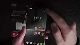 Sony Xperia 1 V with SanDisk 1TB Extreme Pro microSDXC card