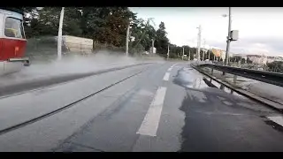 Podolské nábřeží po opravě tramvajové trati.