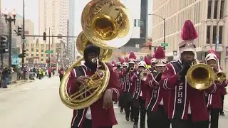 Chicago Thanksgiving Day takes off