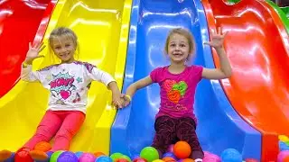 ВЛОГ Ярослава в Развлекательном Центре для Детей! Indoor Playground for kids Play Center!