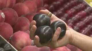 Tip Of The Day: Black Plums