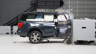 2023 Ford Expedition passenger-side small overlap IIHS crash test