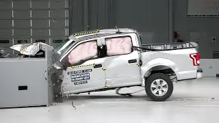 2015 Ford F-150 crew cab driver-side small overlap IIHS crash test