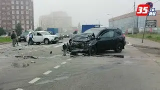 Два человека серьёзно пострадали в ДТП в Череповце