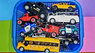 A full cart of cars. Jeep, avtobus, Lamborghini, policeman. cars for children.