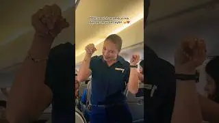 Taylor Swift fans flying to Brazil give flight attendant a bracelet 🫶❤️ #shorts #taylorswift