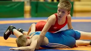 U17 A. Lapin (EST) vs M. Linuzs (LAT) 38kg. Youth boys freestyle wrestling.