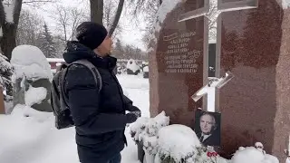 Шикарный памятник установлен на могиле актёра Василия Ланового / Новодевичье кладбище 12.2023