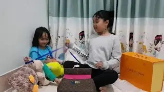 Vloger kecil.. viorella and chelosa adella unboxing louis vuitton