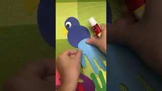 Летние поделки 🦜попугай из цветной бумаги #поделки #попугай #ладошки