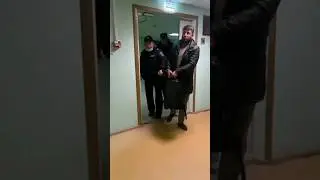 мигранта избившего контролёра в метро задержали.