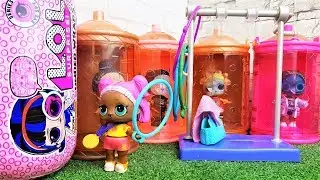 КУКЛЫ ЛОЛ СЮРПРИЗ МУЛЬТИКИ! КОРОЛЕВА НА ЗАРЯДКУ!  LOL Families Surprise Dolls