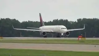 Delta Air Lines Boeing 757-232(WL) Takeoff 17 [N667DN] Minneapolis International