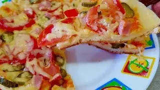 Super fast mini pizza in a pan! Delicious snack.