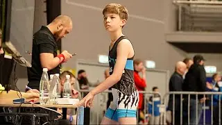 U13 A. Reivakh (UKR) vs J. Schaub (USA) 32kg. Youth boys freestyle wrestling.