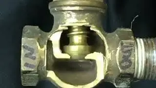 Section view of how a Globe water valve works